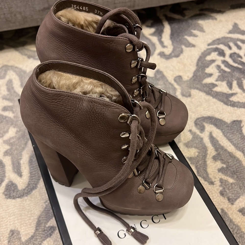 GUCCI Women’s Platform Fur Winter Boots.